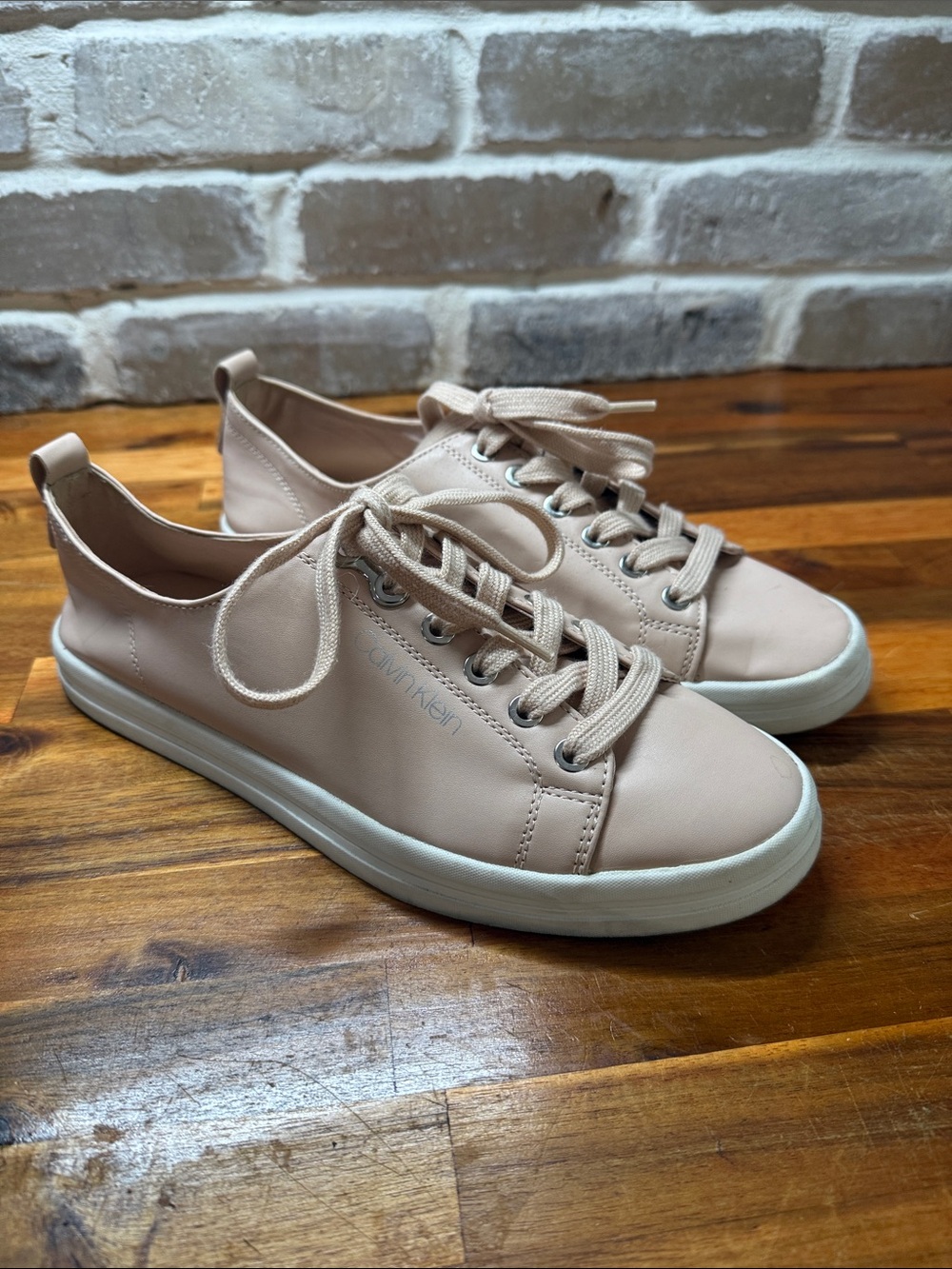 Calvin Klein Pale Pink Leather Low-Top Sneakers